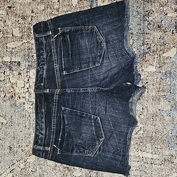 Premium denim shorts - Picture 3 of 3